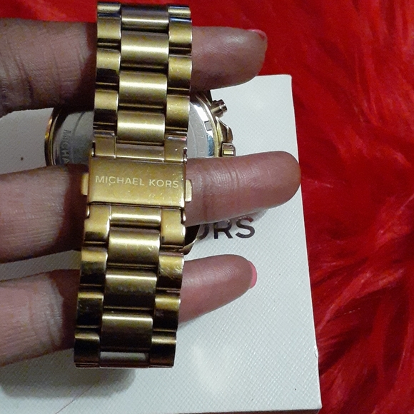 Michael Kors gold watch - Picture 2 of 4